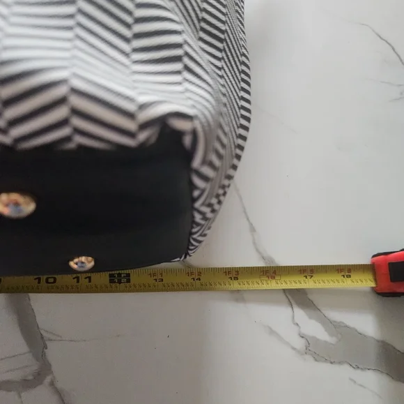 Trina Turk Tote Bag. Great Sleek Black & White Pattern. - Picture 12 of 13